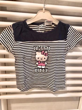 T shirt Hello Kitty taille 18 mois en tbe à 2 euros
