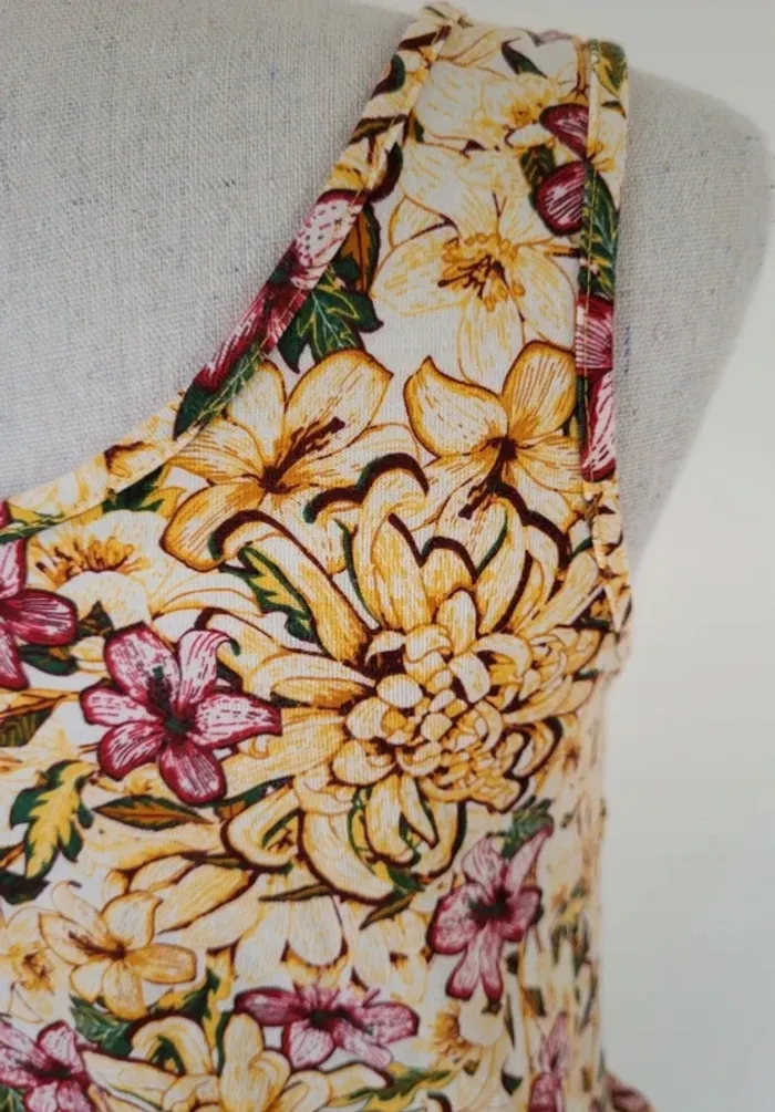 Combishort fleurie jaune et rose Taille 38 - photo numéro 3