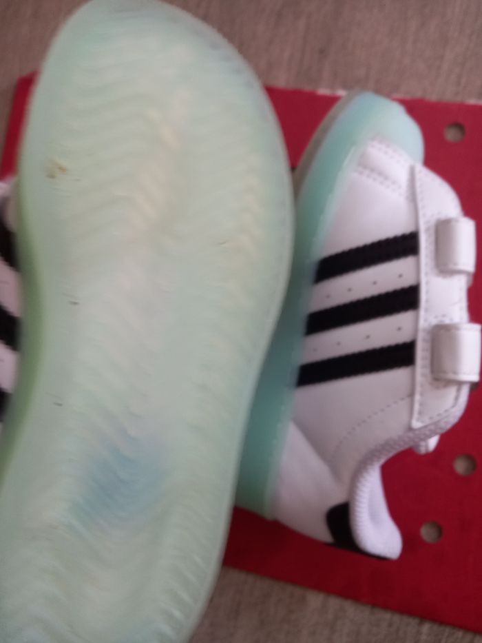 Baskets lumineux enfant Adidas star led lights baskets garçon 26 baskets fille 26 NEUF - photo numéro 4