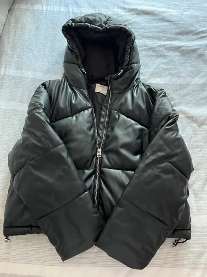 Chaqueta negra de cuero - photo numéro 2