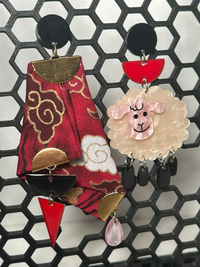 Boucles d’oreilles dépareillées - Mouton Pop et kimono - photo numéro 3