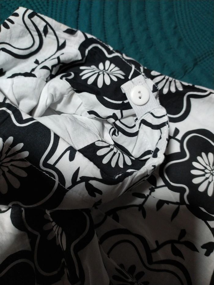 Jupe noir et blanc à fleur 6 ans - photo numéro 7
