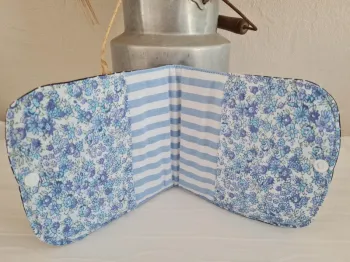 Étui de rangement pour serviette hygiénique