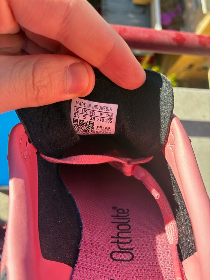 Adidas Gazelle Pink/Black/Gold - Taille 38 - Neuves - photo numéro 8