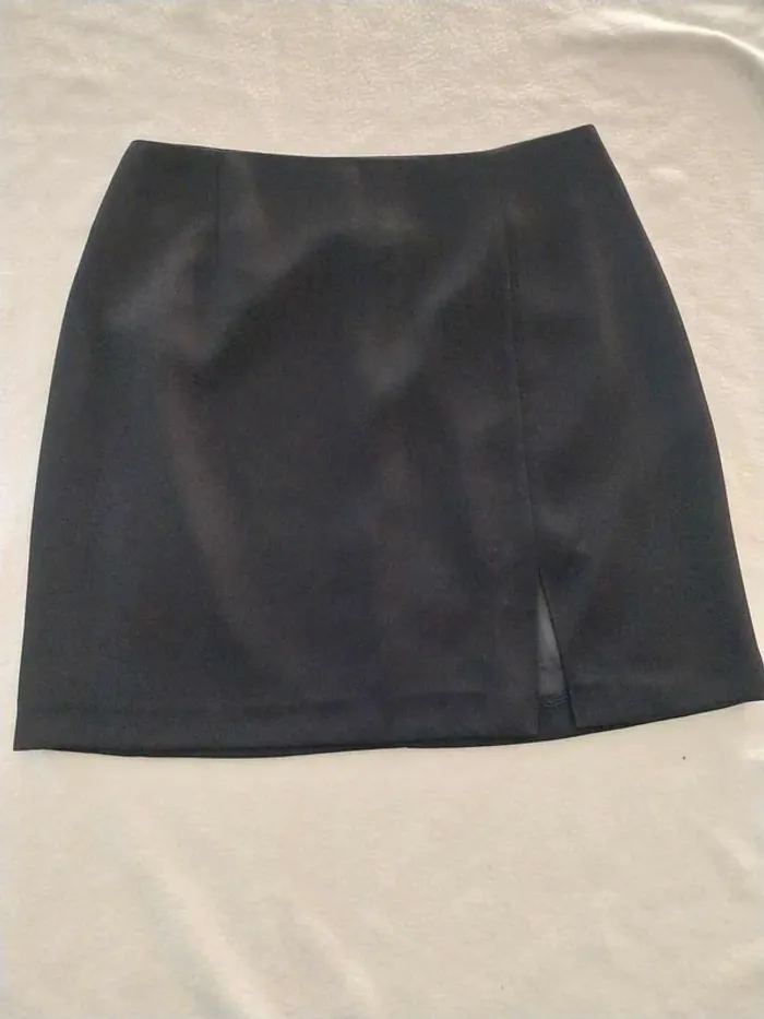 Jupe droite noire T40/42 - photo numéro 2