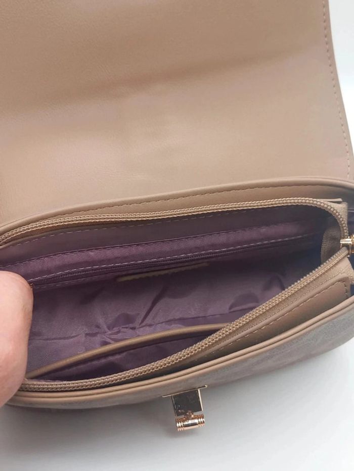 Sac à main pochette Tom & Eva beige en similicuir - photo numéro 7