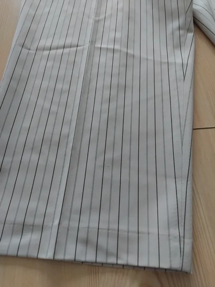 Pantalon court 🔄 - photo numéro 3