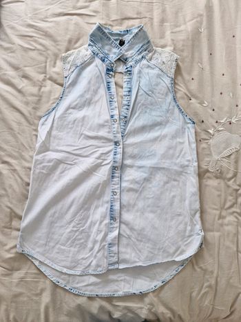 Chemisier dentelle et dos ouvert