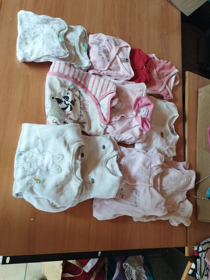 Lot pyjama et body 6 mois