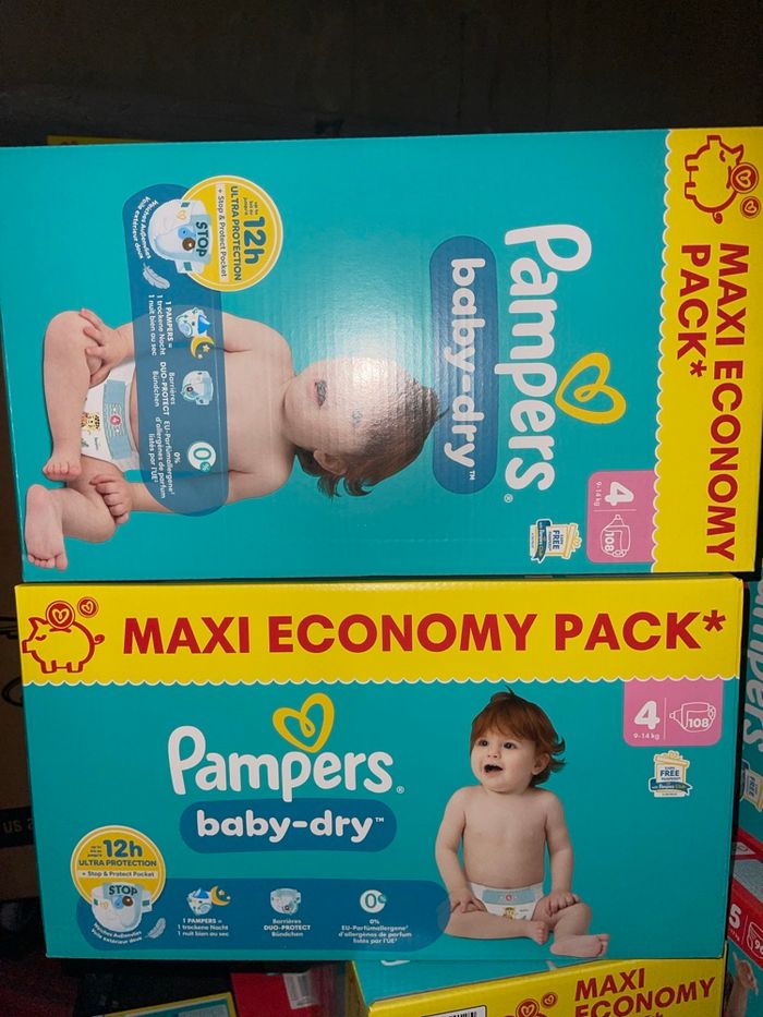 Couche Pampers taille 4