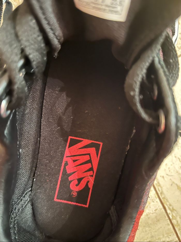 Baskets vans noires à motifs rouges taille 37 - photo numéro 5