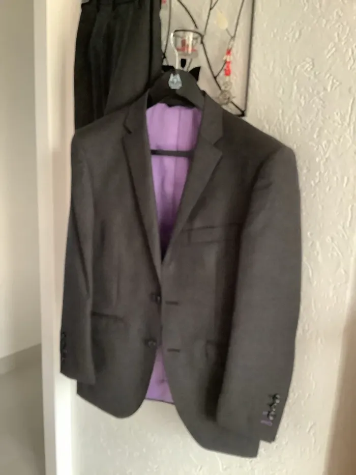 Costume neuf sur mesure
