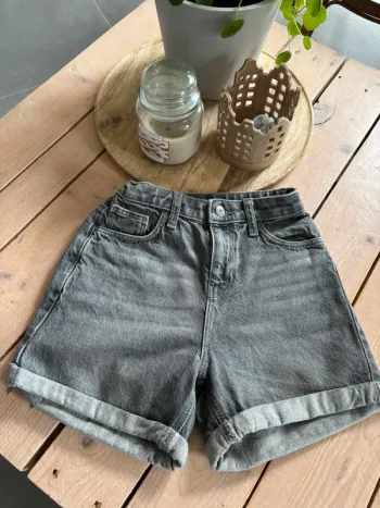 Short Mom taille 9/10 ans