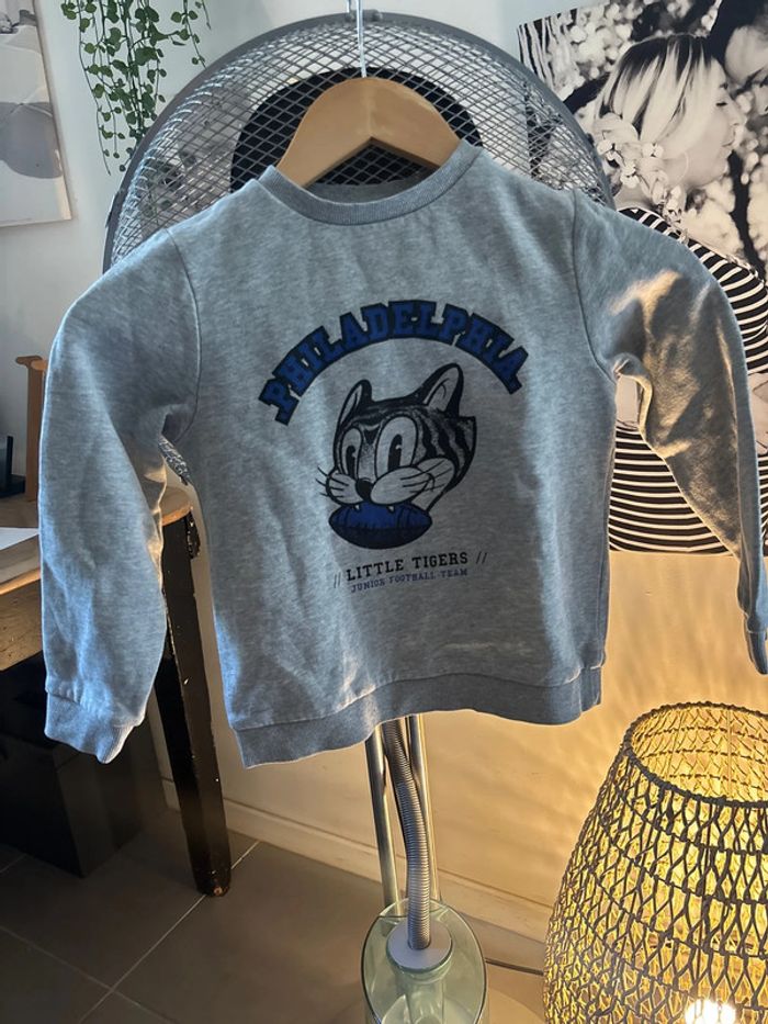 Pull gris
