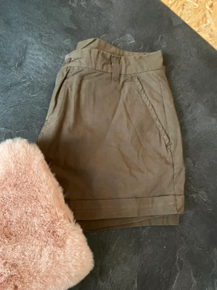 Short femme kaki - photo numéro 3