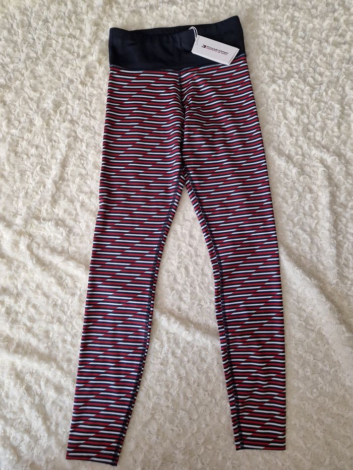 Ensemble sport neuf Tommy Hilfiger - photo numéro 3