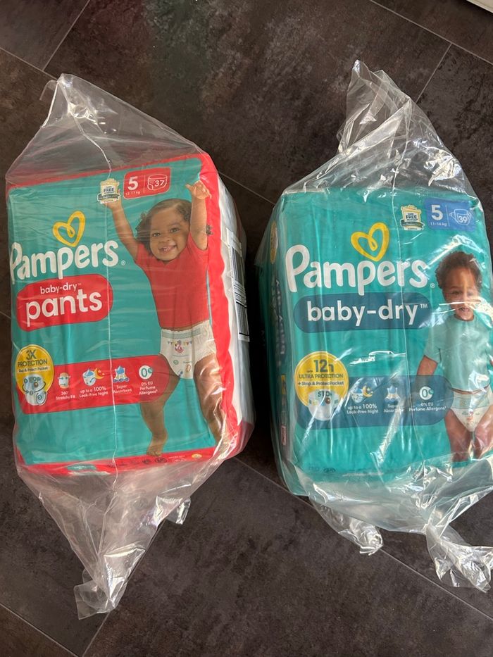 152 couches Pampers Neuves - photo numéro 2