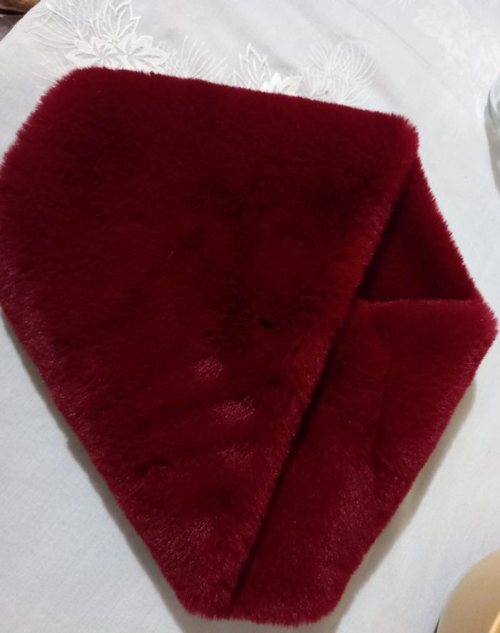 Écharpe fourrure rouge galerie lafayette - photo numéro 5