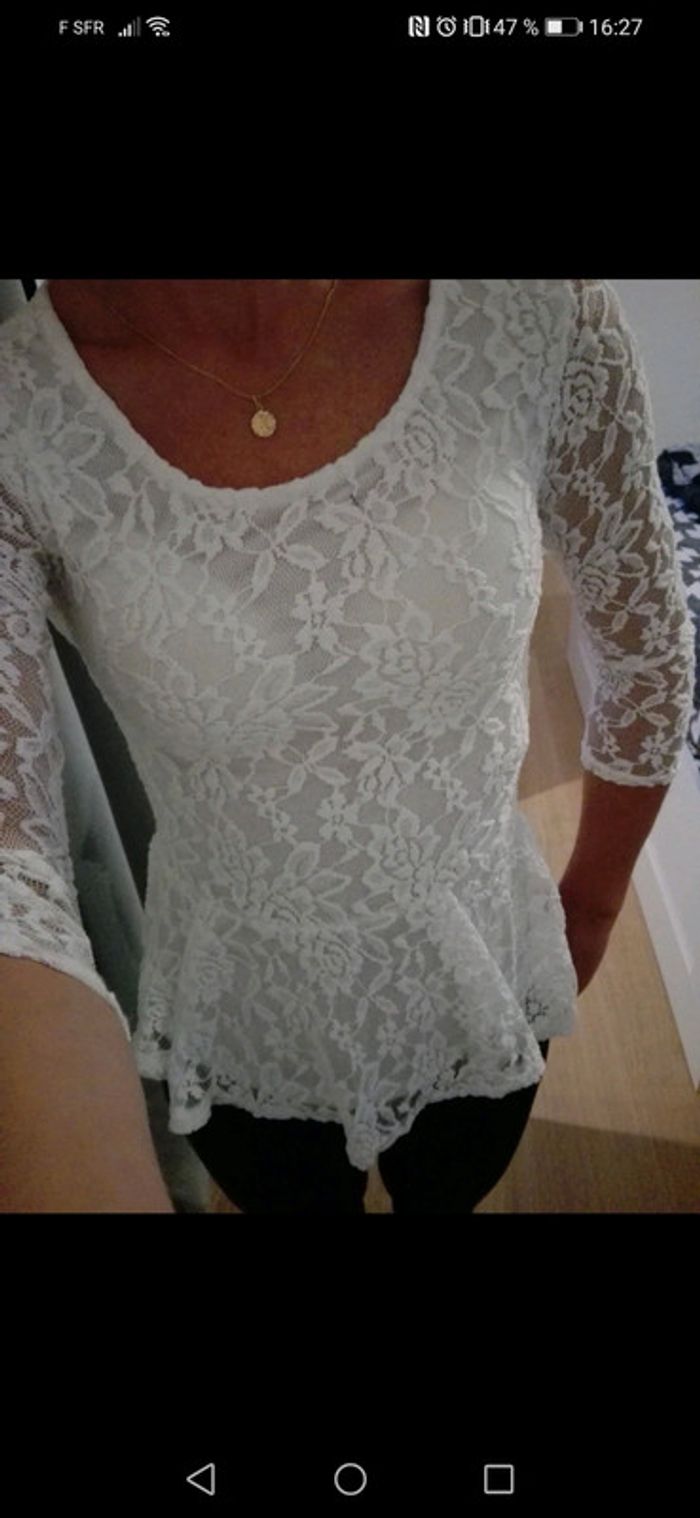 Joli top dentelle manches 3/4 T. XS - photo numéro 4