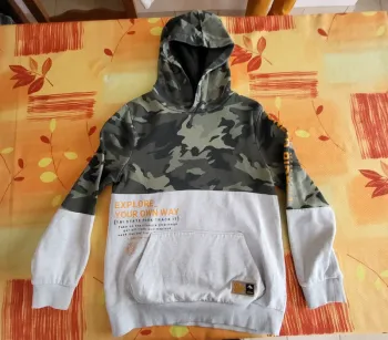 Pull/Sweatshirt à capuche 11-12 ans