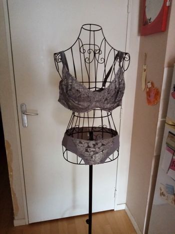 Joli  ensemble de sous vêtements