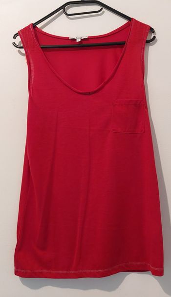 Robe rouge neuve