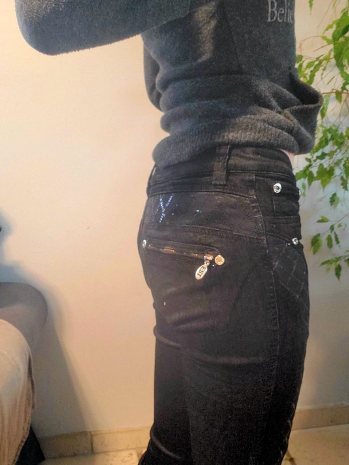 Jean Noir Strié Coupe Droite Estensivo - Taille 38: Confort et Élégance Scintillante - photo numéro 5