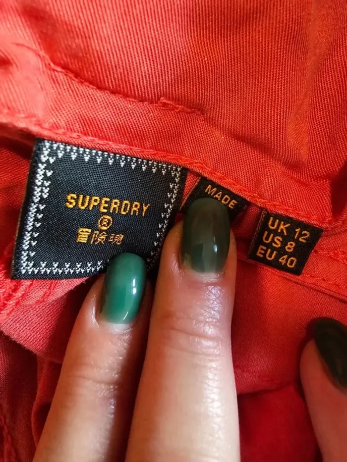 Short Superdry Corail Taille 40 - Léger et Confortable - Parfait Été - photo numéro 3