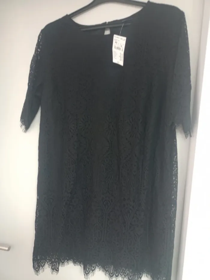 Robe dentelle taille 46 neuve - photo numéro 2