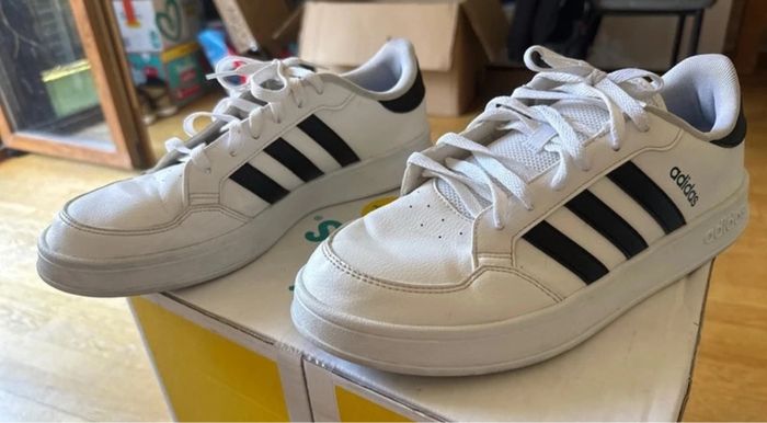 Baskets Adidas blanches - photo numéro 2