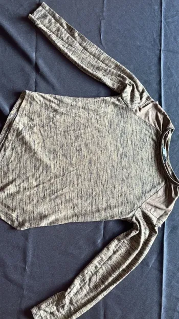 Haut Bershka kaki taille xs