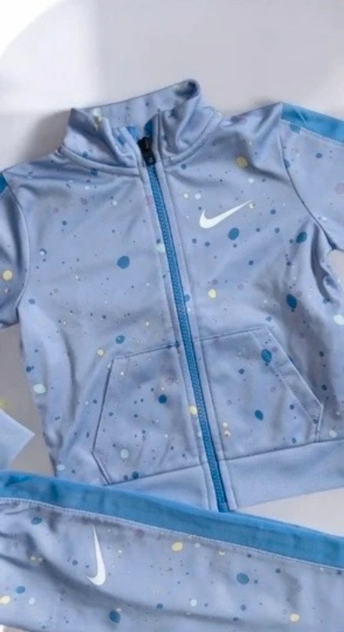 🎀 Ensemble Survêtement Nike Enfant 2/3 ans🎀 - photo numéro 2