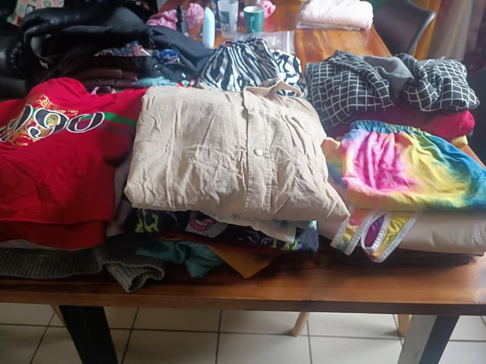 Gros lot vêtements - photo numéro 2