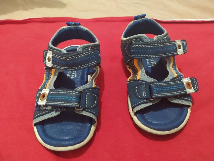 Sandales bébé taille 23 - photo numéro 2