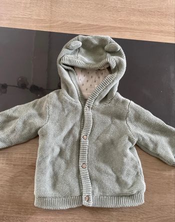 Gilet tricot à capuche ludique pour bébé garçon