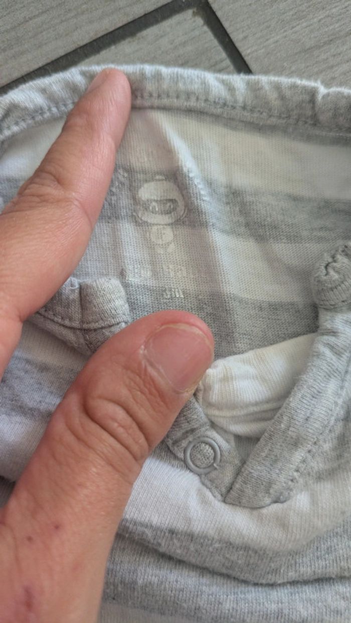 Lot haut 3 mois - photo numéro 4