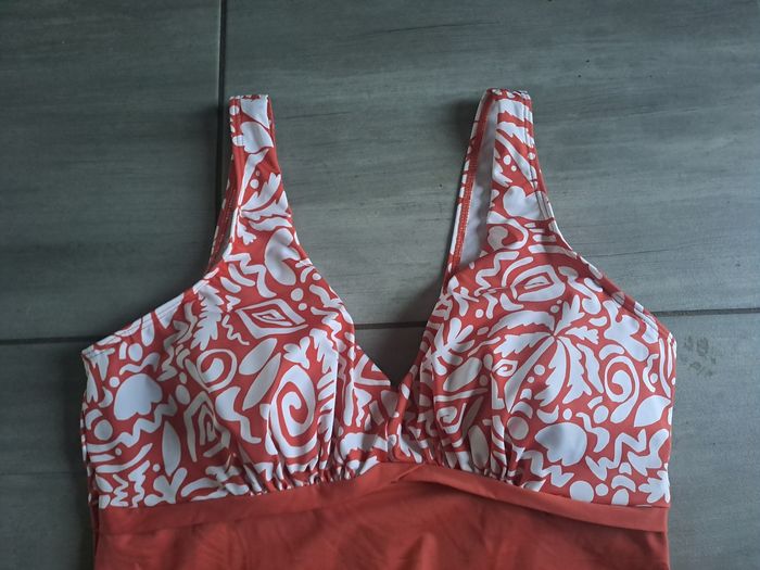 Maillot de bain 1 pièce Décathlon Taille 46 - photo numéro 3