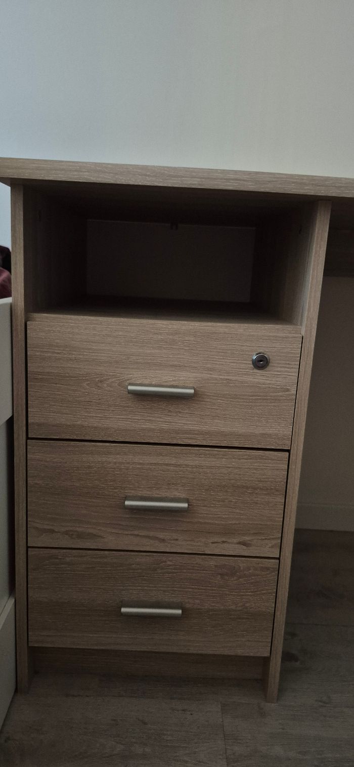 Bureau bois BUT - photo numéro 2