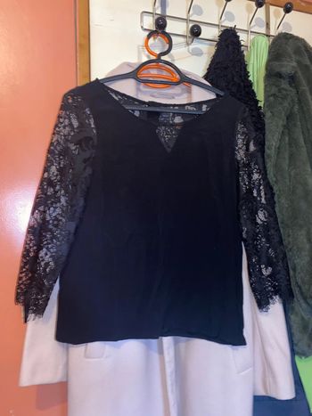 Blouse noir a dentelle