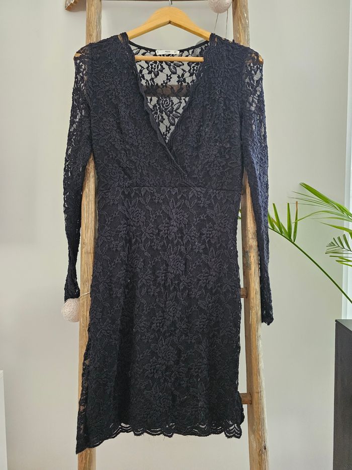 Robe Mango dentelle noire taille 38 M