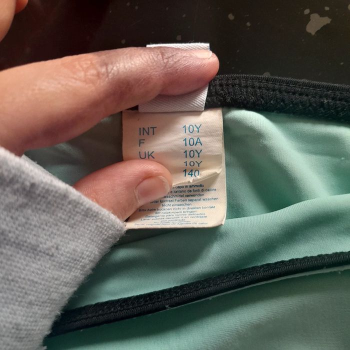 Slip de bain 10 ans arena en bon état - photo numéro 2