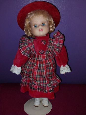 Poupee porcelaine