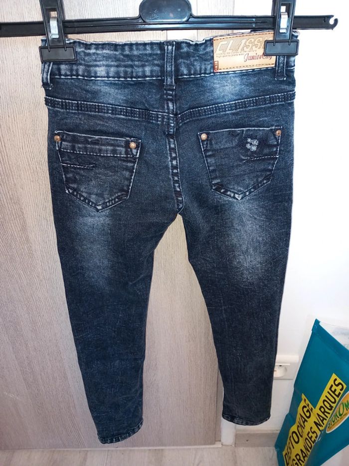 Joli jean délavé troué sympa 9-10ans - photo numéro 3