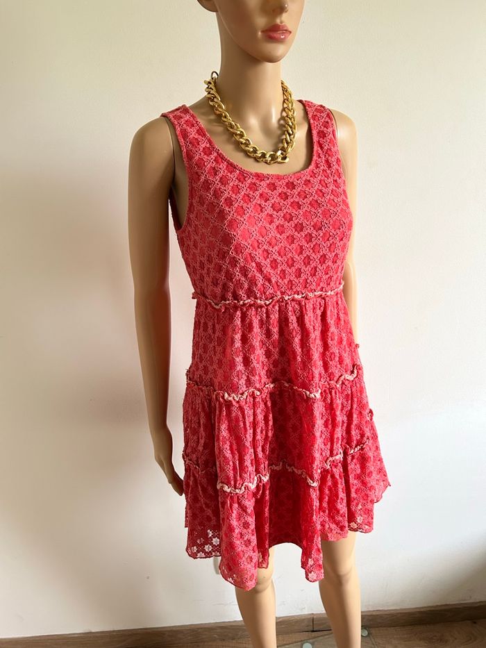 Robe rose corail en dentelle Molly Bracken taille 2 bon état - photo numéro 2