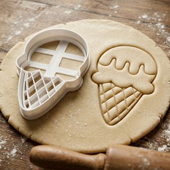 Emporte-pièce Cornet de Glace - Découpoir Biscuit Sablé Pâtisserie