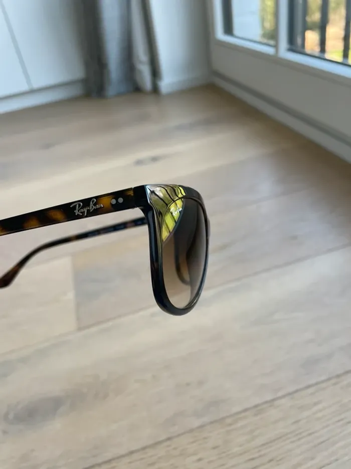 Lunettes solaires brunes Rayban - photo numéro 6