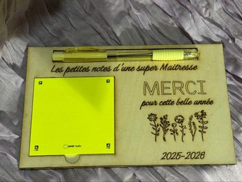 Support post it maîtresse 