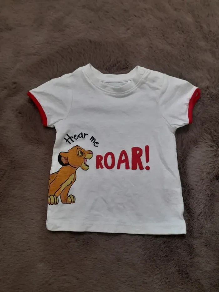 T-shirt sans manche marque Disney Baby - Simba en taille 3 mois