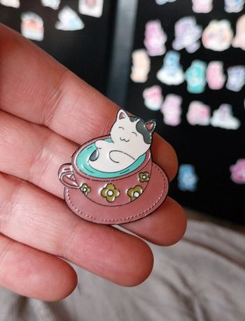 Pins chat tasse