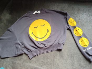 Pull oversize smiley